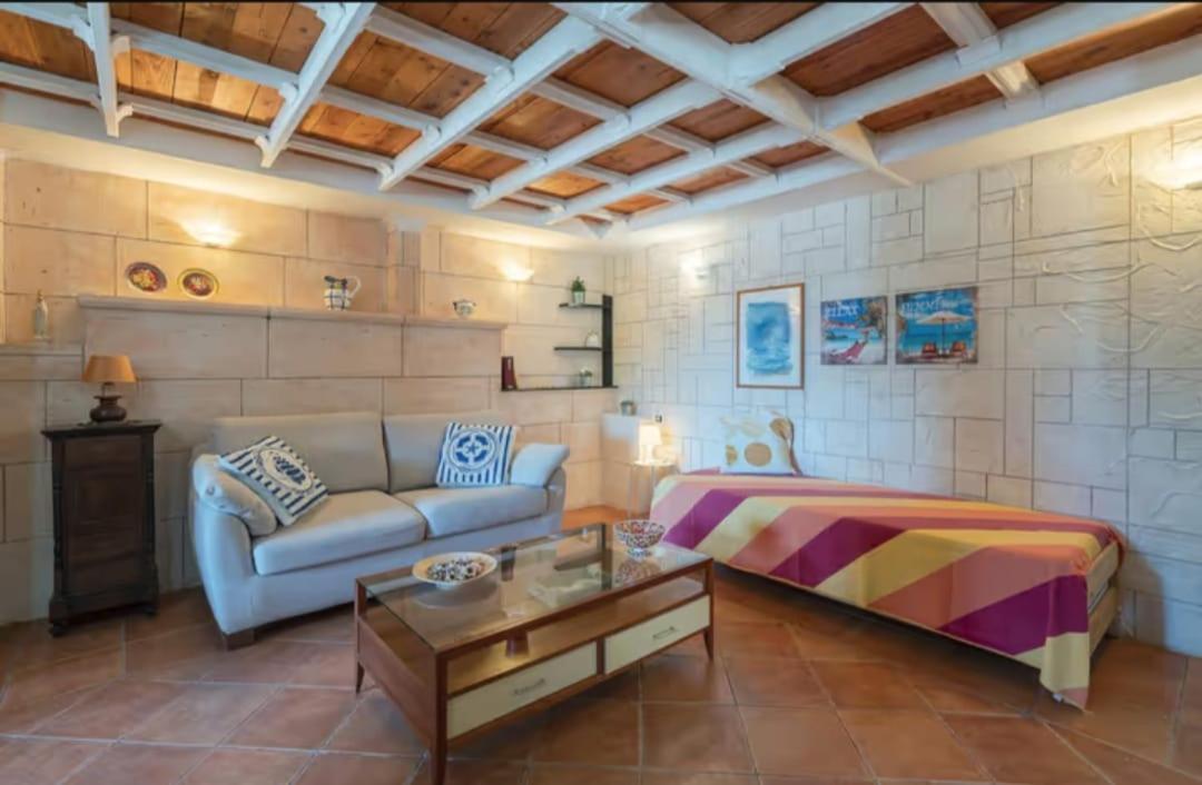 Villa Con Piscina Al Mare Ognina Exterior photo